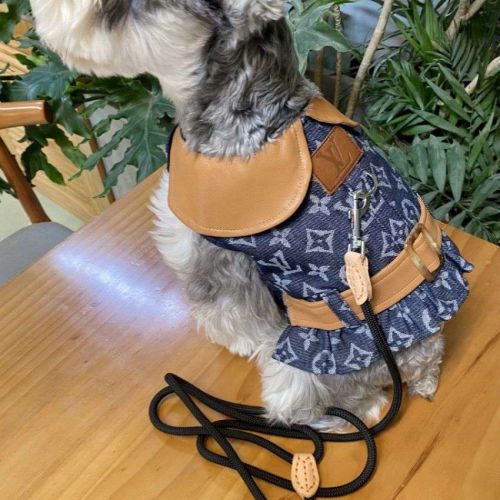 ヴィトン 犬ウェア 牽引ロープ付き洋服